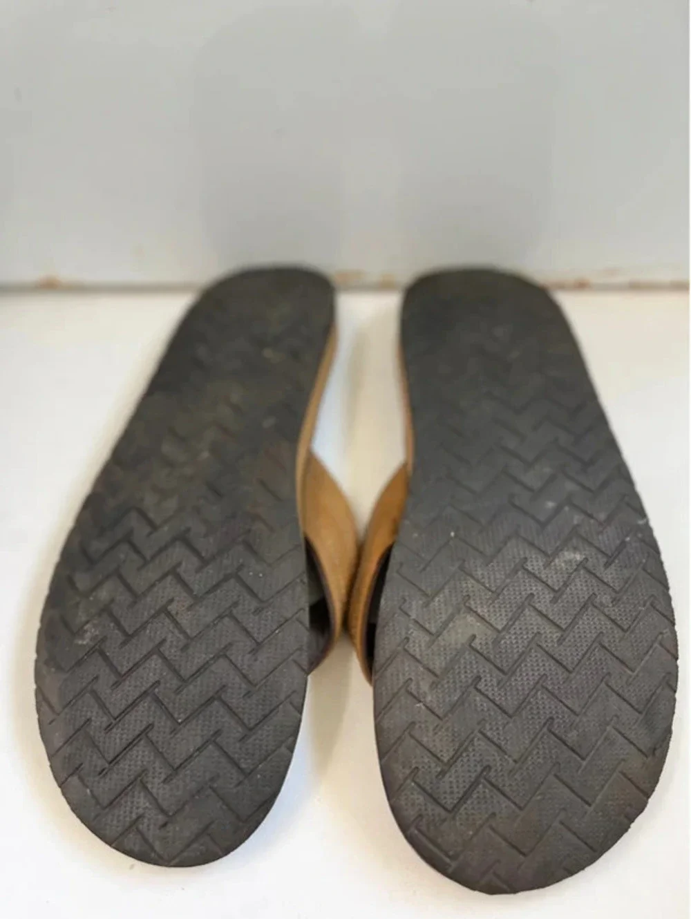 George Mens brown flip flops, Men's Size 12 leather casual